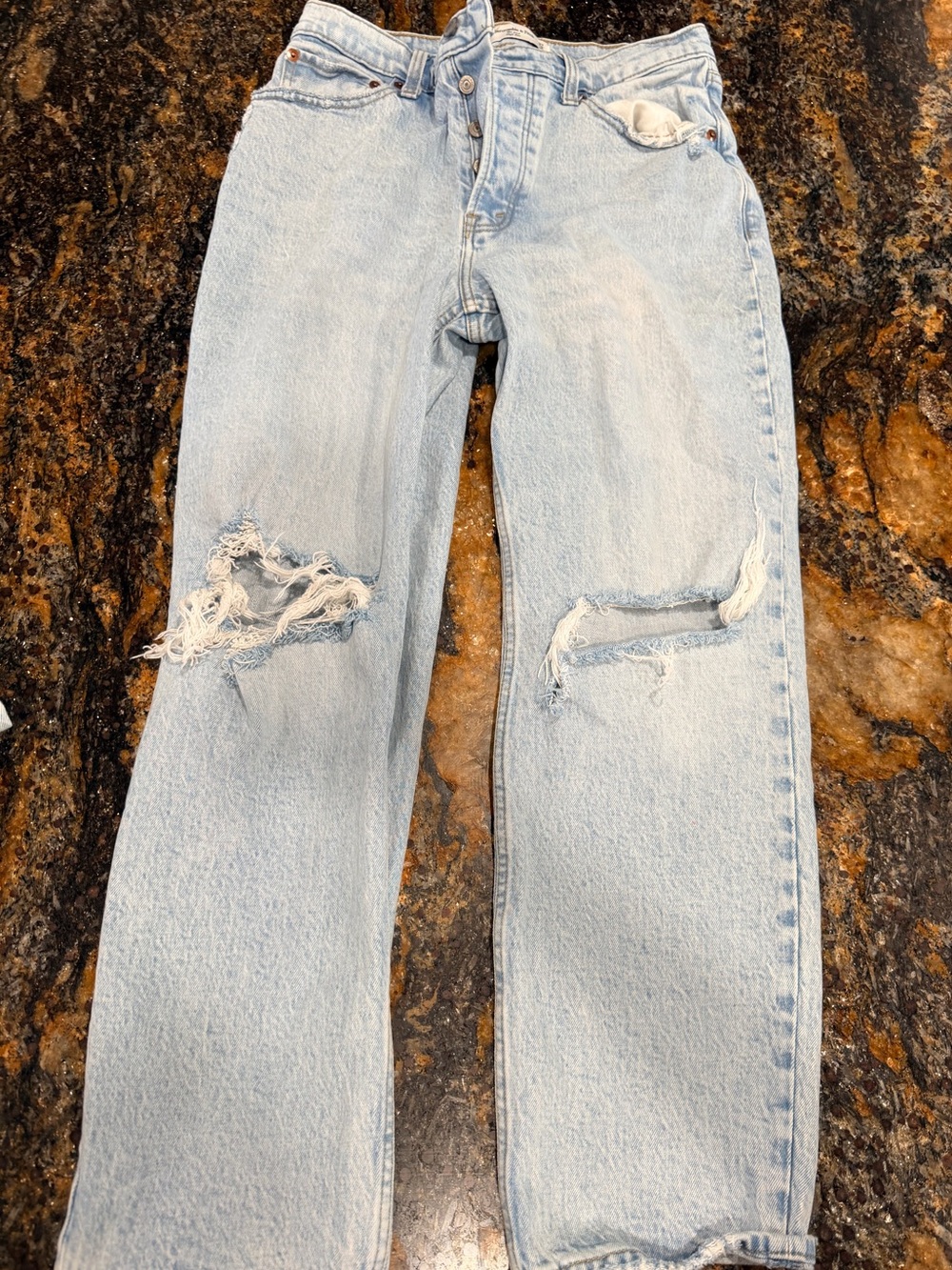 Abercrombie & Fitch Light Wash Distressed Women’s Jeans